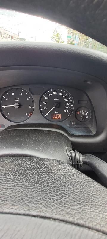 Second-hand Opel Astra 84 CP (61 kW) 2000 Roșu Coupe