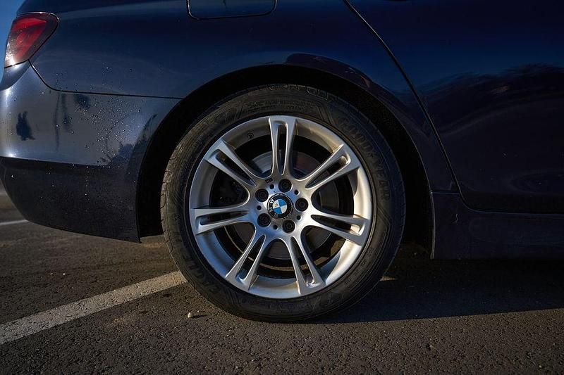 Gebraucht BMW 520 184 PS (135 kW) 2012 Blau Kombi