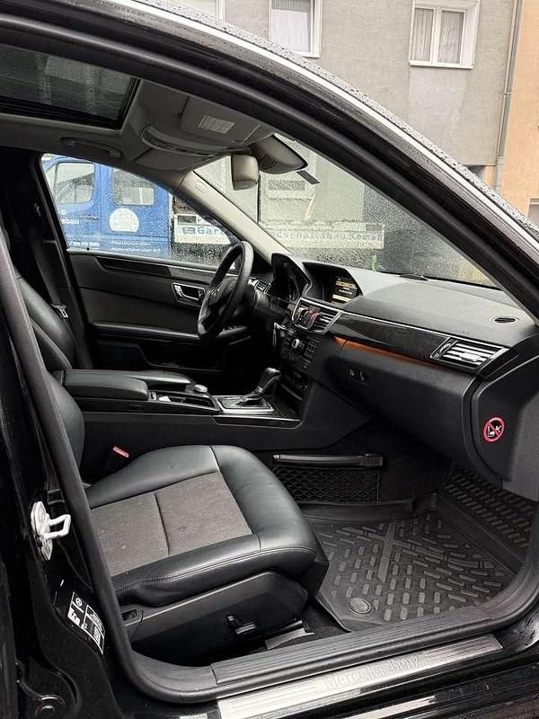Gebraucht Mercedes E220 170 PS (125 kW) 2009 Limousine