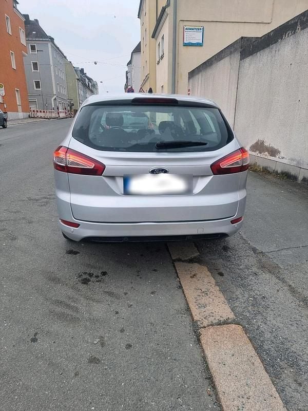 Gebraucht Ford Mondeo 140 PS (102 kW) 2012 Silber Kombi