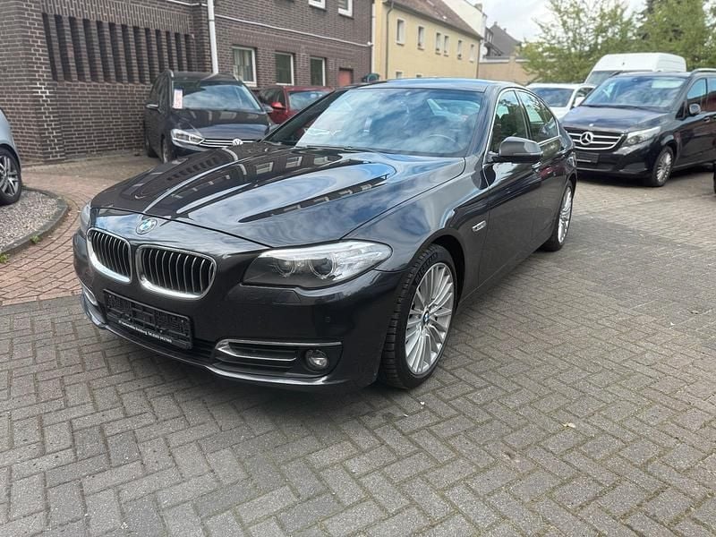 Schwarz Gebraucht 2014 BMW 530 Luxury Line Limousine | 13.950 € (Superpreis) - Bild 1/4