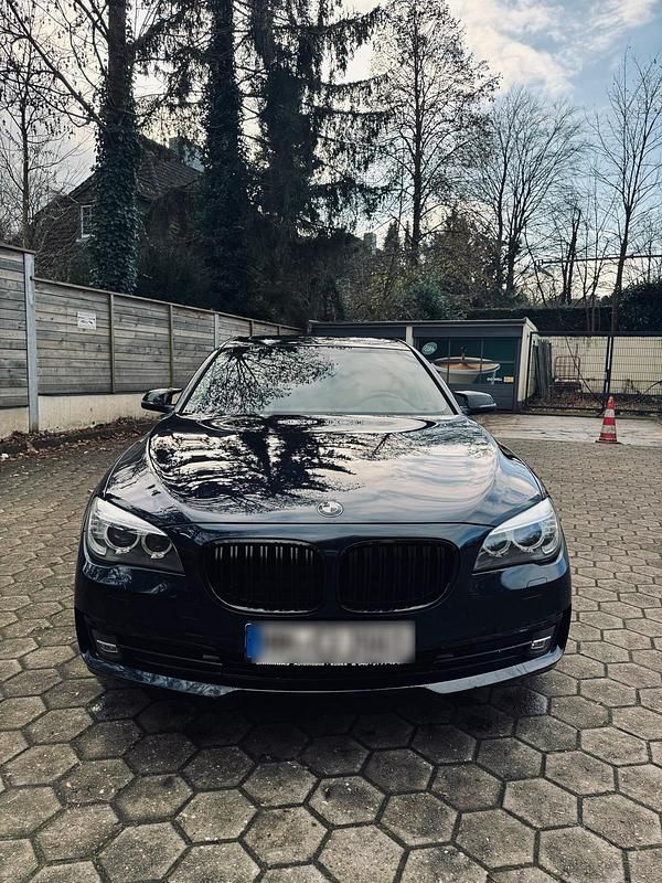 Gebraucht BMW 730 258 PS (189 kW) 2014 Blau Limousine
