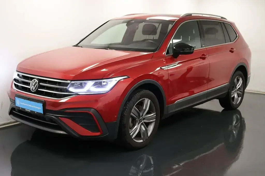 Gebraucht VW Tiguan Allspace Life 200 PS (147 kW) 2023 Kings red SUV