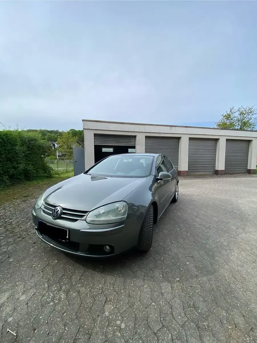 Gebraucht VW Golf V 75 PS (55 kW) 2004 Grau Kleinwagen