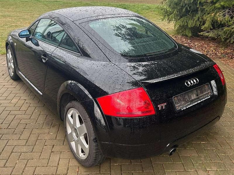 Second-hand Audi TT 179 CP (131 kW) 1998 Negru Coupe