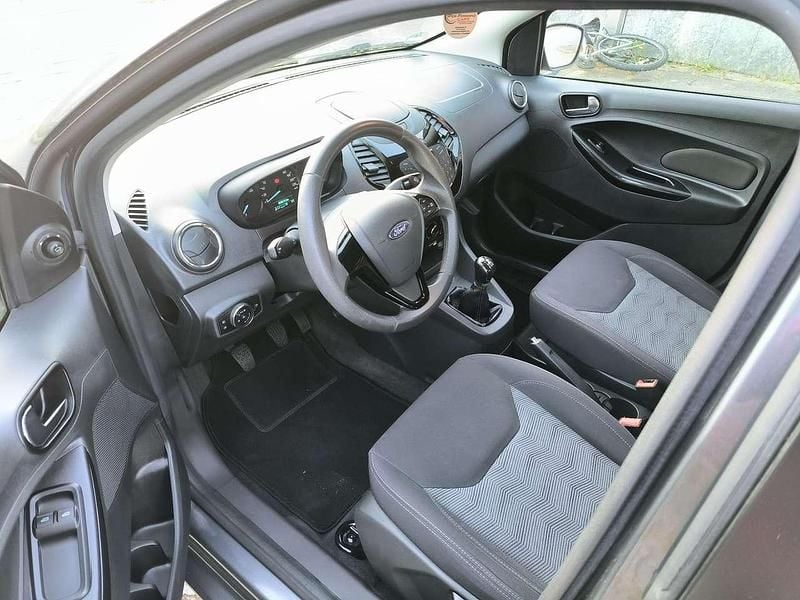 Gebraucht Ford Ka Trend 71 PS (52 kW) 2018 Grau Limousine