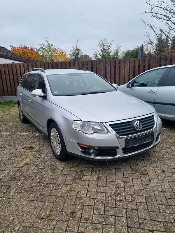 Silber Gebraucht 2007 VW Passat Kombi | 500 € (Superpreis) - Bild 1/4