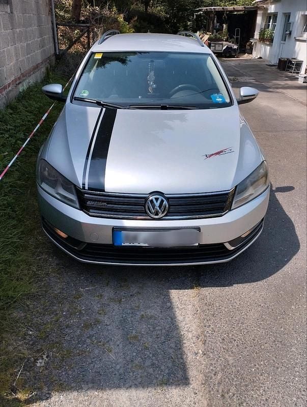 Grau Gebraucht 2012 VW Passat Kombi | 6.200 € (Fairer Preis) - Bild 1/4