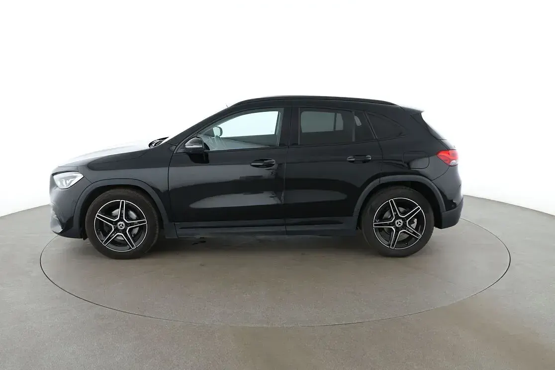 Gebraucht Mercedes GLA200 AMG line 163 PS (119 kW) 2022 Schwarz SUV