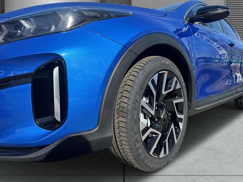 Neu Kia XCeed Platinum 140 PS (102 kW) 2025 Blau SUV