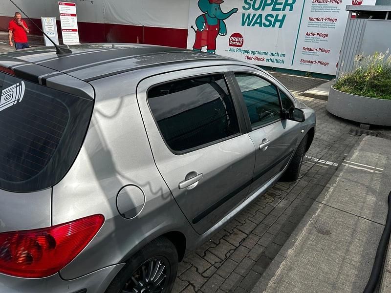 Gebraucht Peugeot 307 Filou 88 PS (64 kW) 2003 Grau Limousine