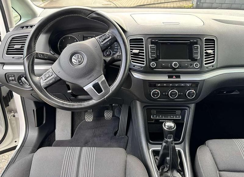 Gebraucht VW Sharan Match 140 PS (102 kW) 2013 Weiß Van / Kleinbus