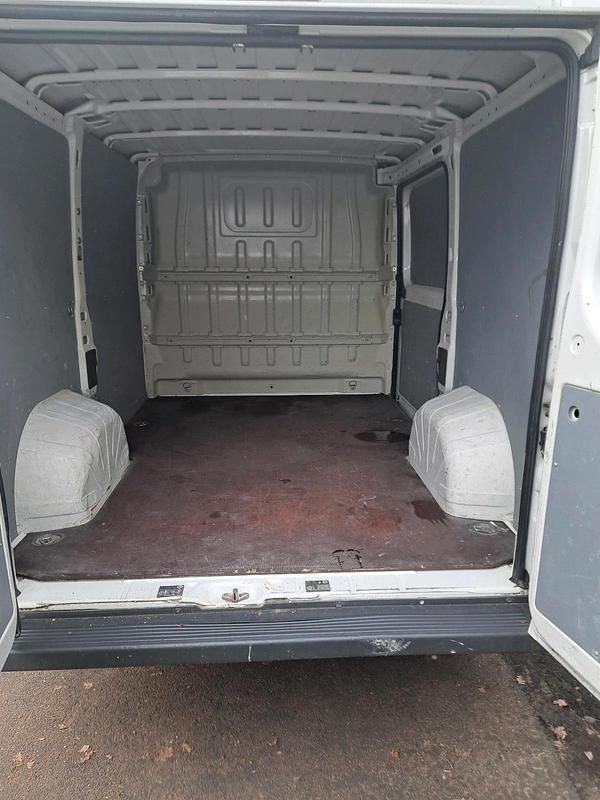 Gebraucht Peugeot Boxer 101 PS (74 kW) 2015 Weiß Van