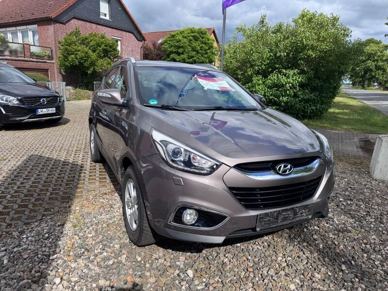 Braun Gebraucht 2013 Hyundai ix35 Trend SUV | 12.500 € (Etwas zu teuer) - Bild 1/4