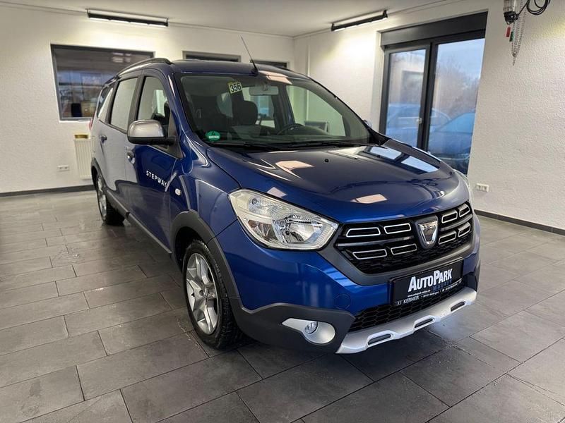 Gebraucht Dacia Lodgy Stepway 131 PS (96 kW) 2021 Blau Van / Kleinbus
