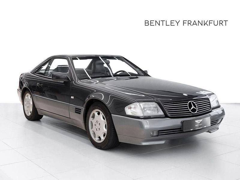 Schwarz (blauschwarz metallic (schwarz)) Gebraucht 1992 Mercedes SL300 Coupé | 29.900 € - Bild 1/4