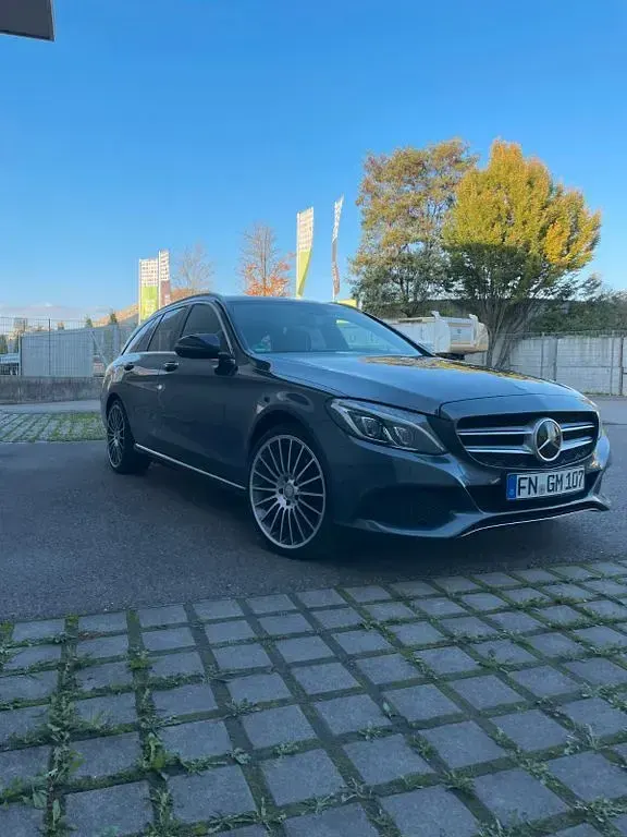 Gebraucht Mercedes C200 Avantgarde 184 PS (135 kW) 2015 Grau Limousine
