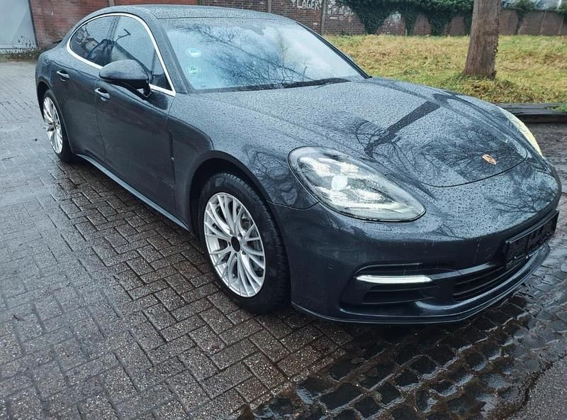Gebraucht Porsche Panamera 4S Chrono 441 PS (324 kW) 2018 Grau Limousine