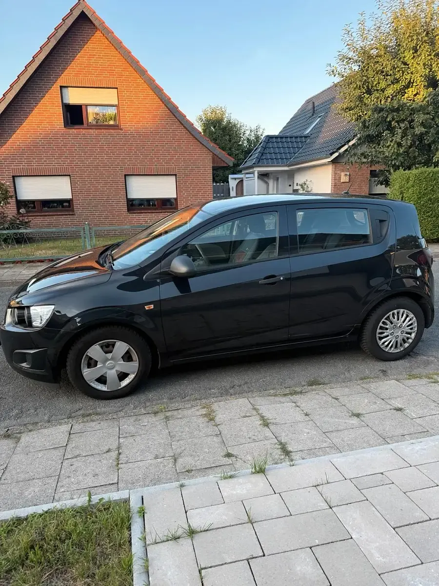 Gebraucht Chevrolet Aveo 51 PS (37 kW) 2012 Schwarz Limousine