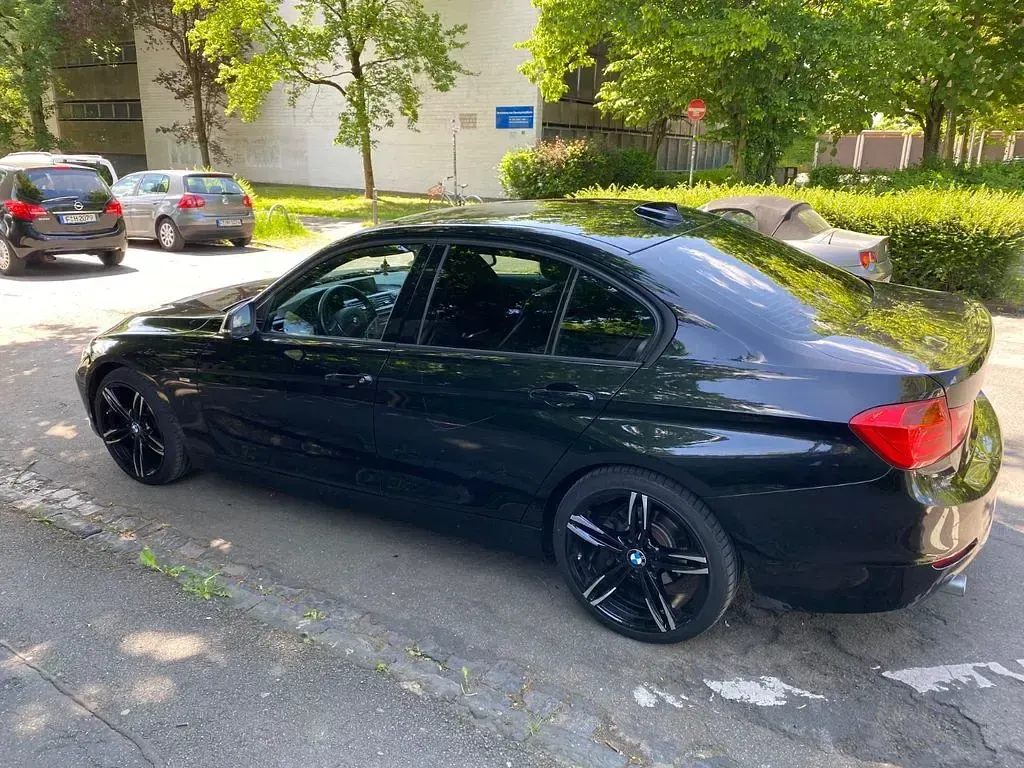 Używany BMW 320 Comfort Edition 184 KM (135 kW) 2012 Czarny Sedan/Limuzyna