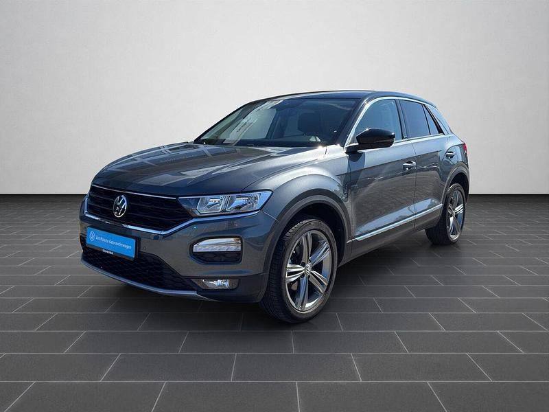 Indiumgrau metallic schwarz (metallic) Gebraucht 2021 VW T-Roc Active SUV | 21.490 € (Guter Preis) - Bild 1/4
