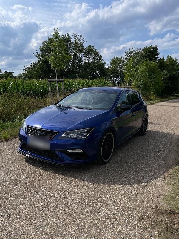 Blau Gebraucht 2018 Cupra Leon Kleinwagen | 16.666 € (Superpreis) - Bild 1/4