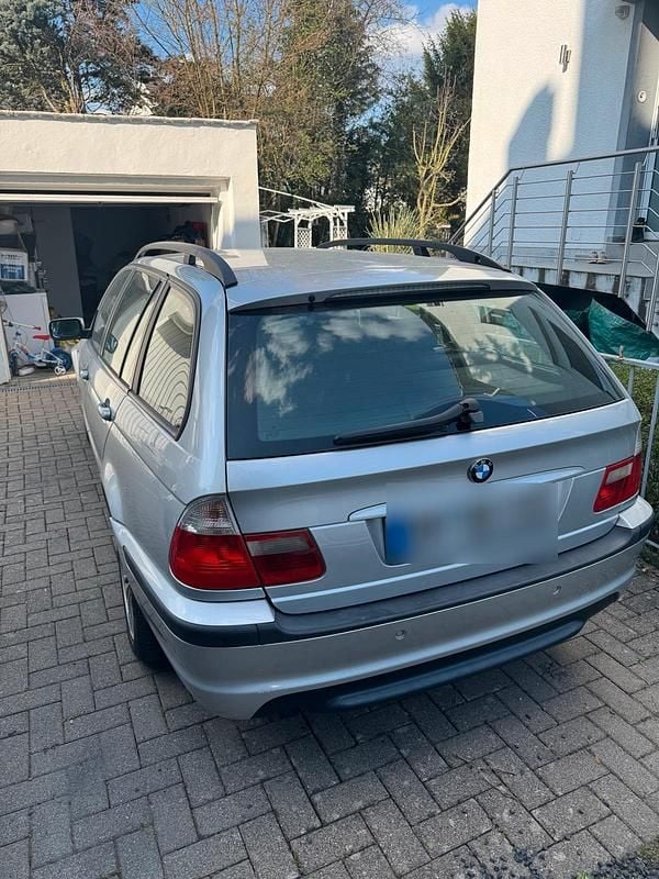 Gebraucht BMW 320 150 PS (110 kW) 2002 Grau Kombi