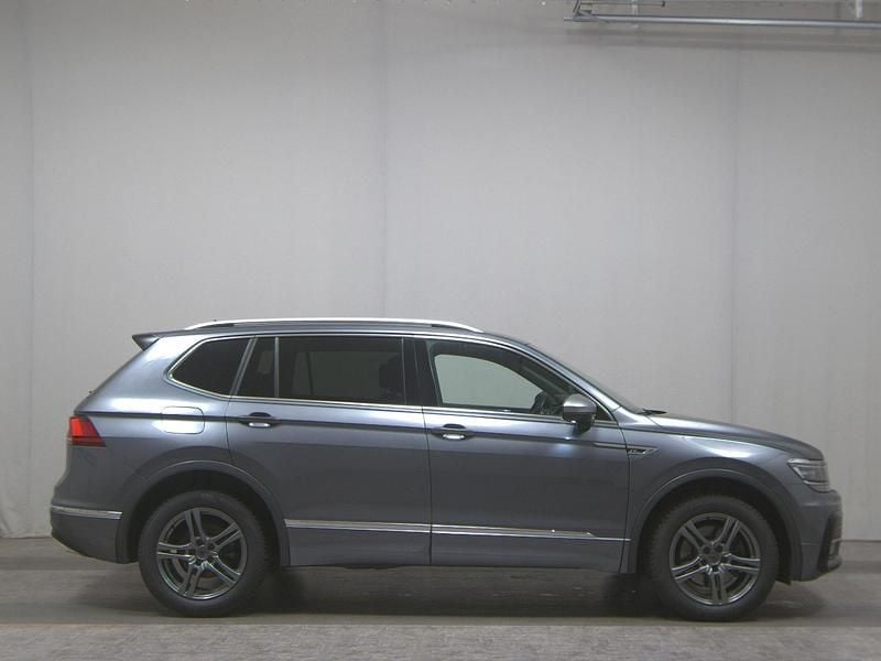 Grau Gebraucht 2019 VW Tiguan Allspace Highline SUV | 21.480 € (Guter Preis) - Bild 1/4