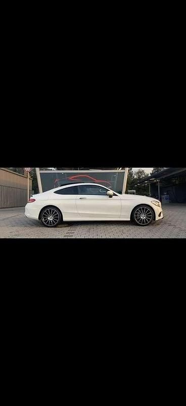 Gebraucht Mercedes C300 245 PS (180 kW) 2016 Weiß Coupé