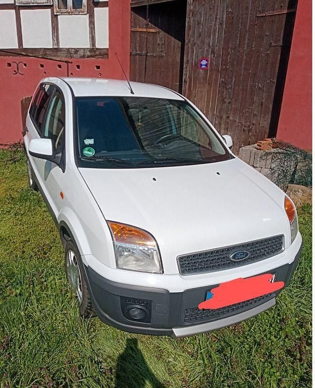 Gebraucht Ford Fusion Trend 101 PS (74 kW) 2011 Weiß Kleinwagen