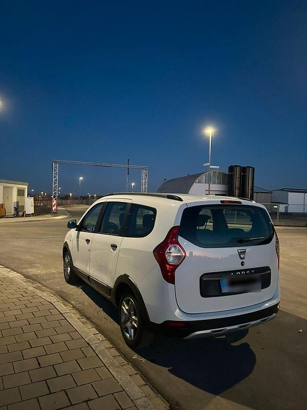 Gebraucht Dacia Lodgy Stepway 115 PS (84 kW) 2020 Weiß Van / Kleinbus