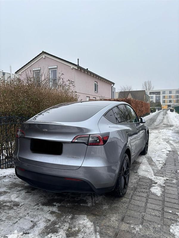 Gebraucht Tesla Model Y Long Range AWD 139 kW (190 PS) 2024 Grau SUV
