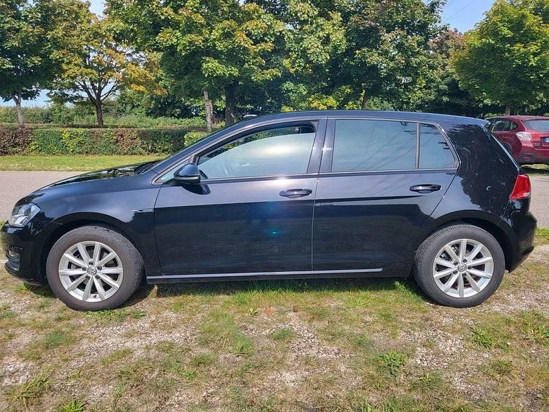 Schwarz Gebraucht 2016 VW Golf VII LOUNGE Limousine | 10.500 € (Fairer Preis) - Bild 1/4