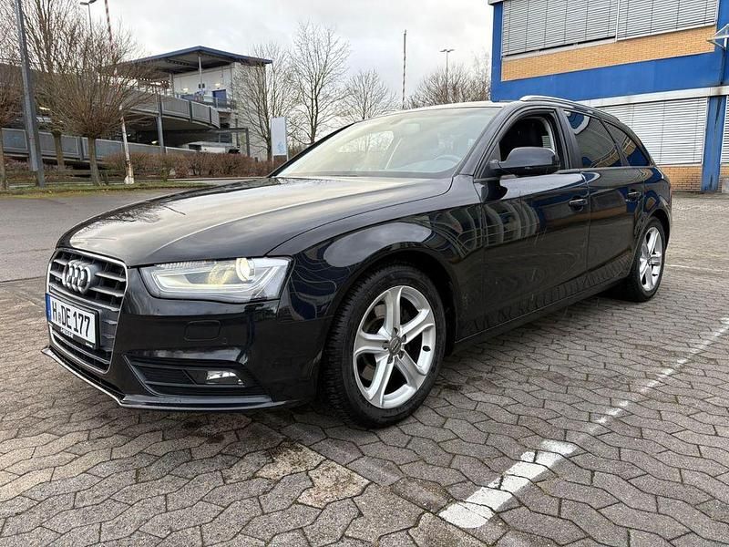 Schwarz Gebraucht 2013 Audi A4 S-Line Kombi | 11.990 € (Etwas zu teuer) - Bild 1/4