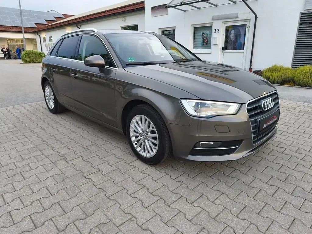 Second-hand Audi A3 Ambiente 150 CP (110 kW) 2015 Gri Berlinǎ