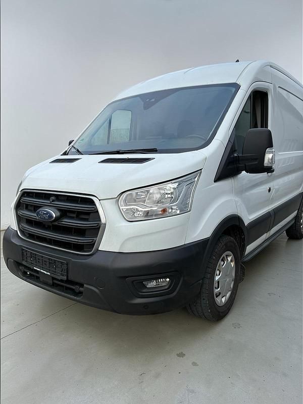Gebraucht Ford Transit Trend 131 PS (96 kW) 2020 Weiß Van / Kleinbus
