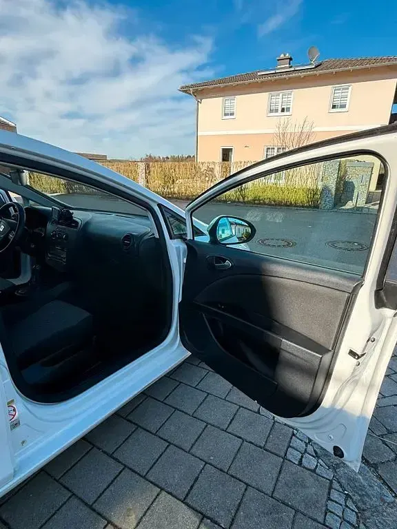 Gebraucht Seat Leon Ecomotive 105 PS (77 kW) 2010 Weiß Kleinwagen