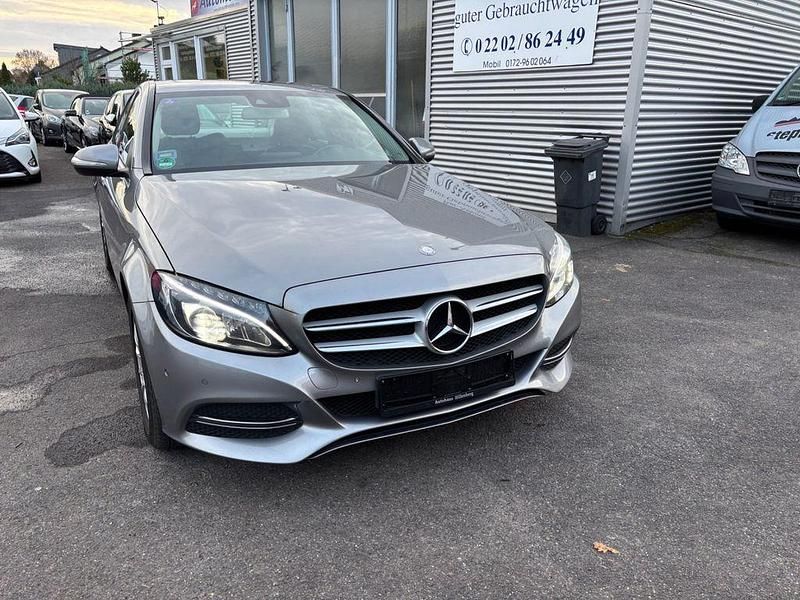 Gebraucht Mercedes C180 Avantgarde 156 PS (114 kW) 2015 Silber Limousine