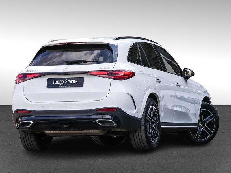 Gebraucht Mercedes GLC300 AMG 258 PS (189 kW) 2023 Weiß SUV