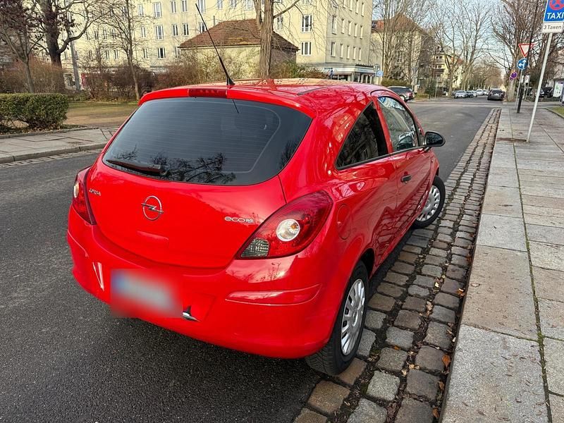 Usata Opel Corsa 60 CV (44 kW) 2009 Rosso Utilitaria