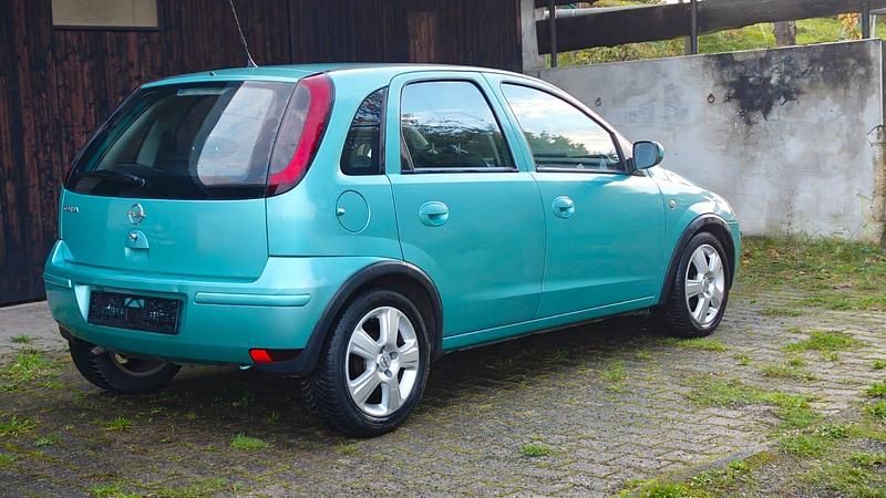 Grün Gebraucht 2004 Opel Corsa Kleinwagen | 298 € (Superpreis) - Bild 1/4