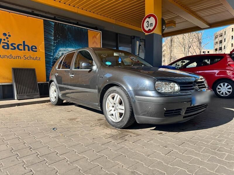 Schwarz Gebraucht 2003 VW Golf IV Kleinwagen | 1.840 € (Fairer Preis) - Bild 1/4