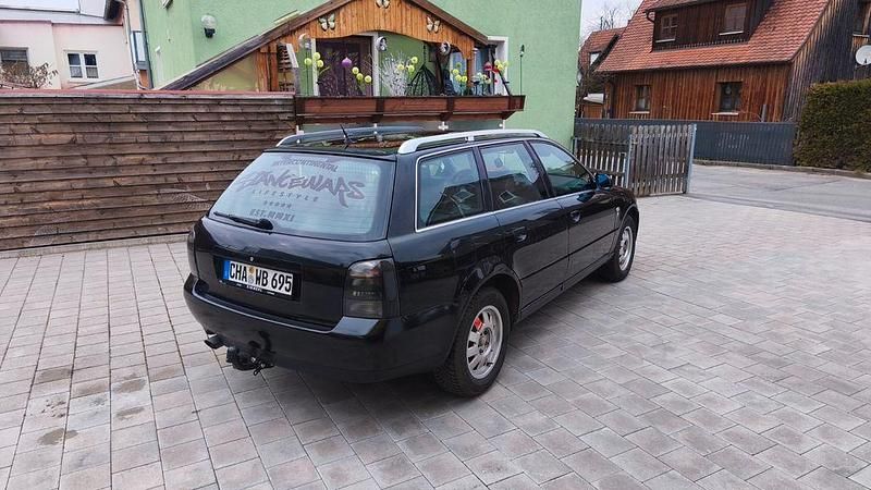 Gebraucht Audi A4 125 PS (91 kW) 2000 Schwarz Kombi