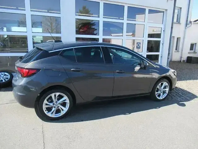 Gebraucht Opel Astra Dynamic 150 PS (110 kW) 2016 Grau Limousine