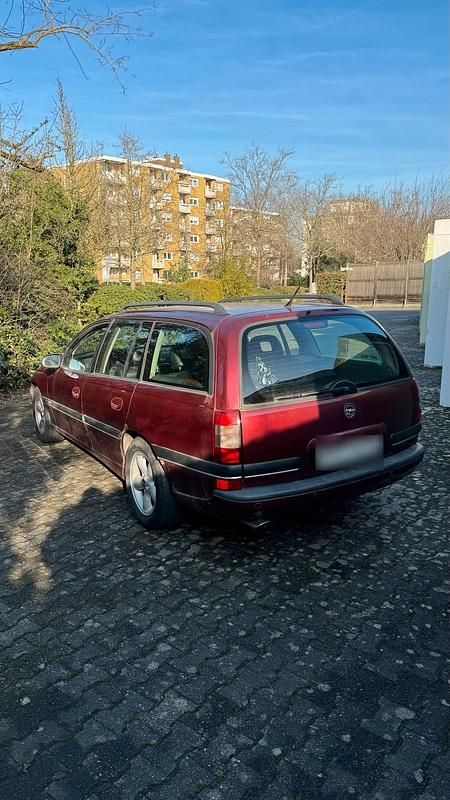 Second-hand Opel Omega 1997 Roșu Berlinǎ