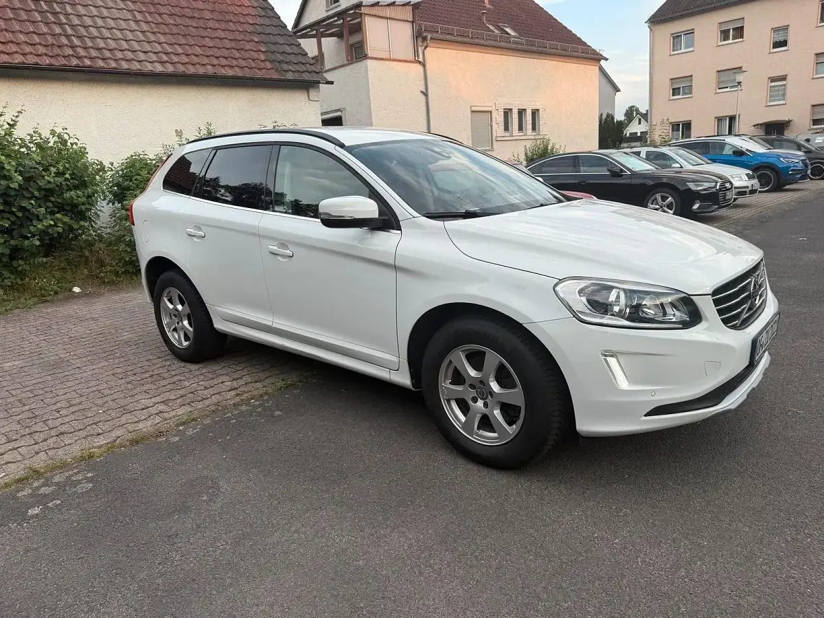 Gebraucht Volvo XC60 150 PS (110 kW) 2016 Weiß SUV