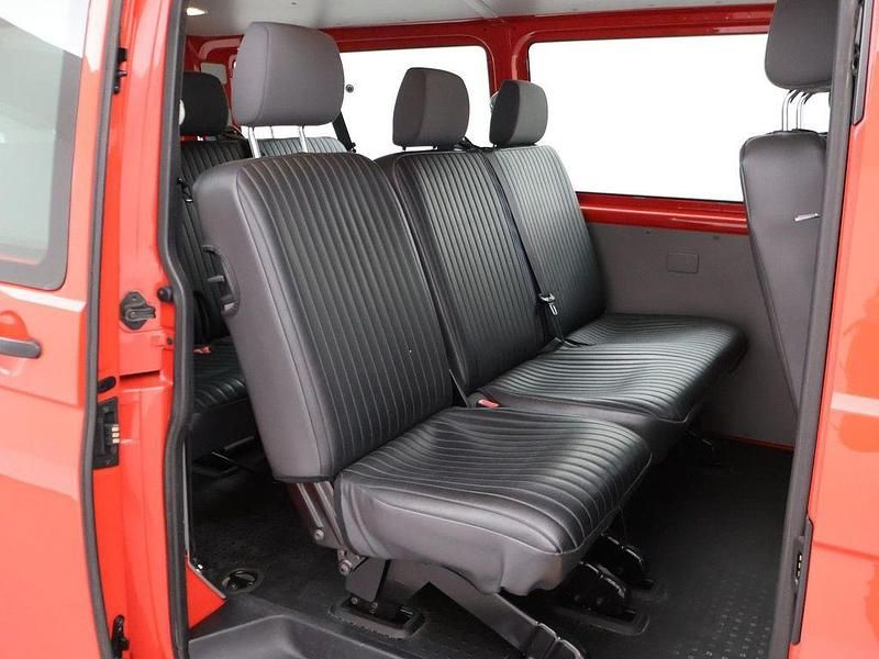 Gebraucht VW Transporter 140 PS (102 kW) 2015 Rot Van