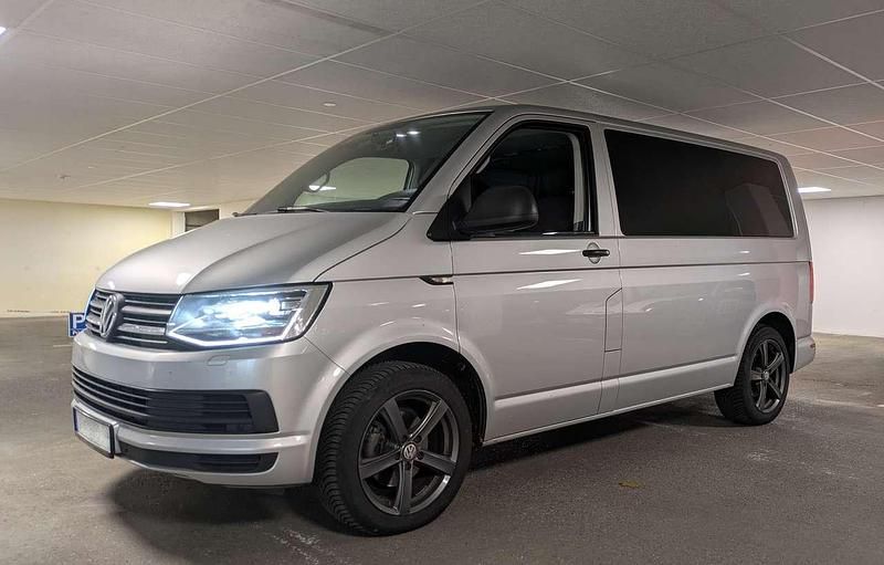 Silber Gebraucht 2016 VW Multivan Van | 23.900 € (Fairer Preis) - Bild 1/4