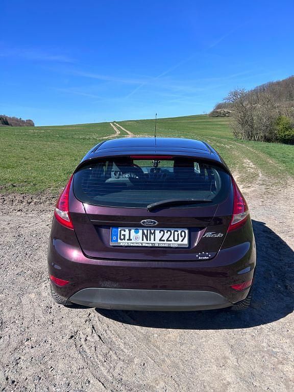 Gebraucht Ford Fiesta 82 PS (60 kW) 2009 Rot Kleinwagen