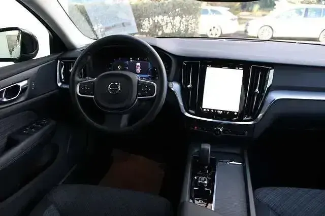 Gebraucht Volvo V60 Core 2025 Schwarz Kombi